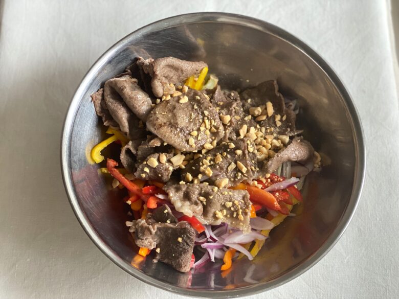焼肉サラダ | 宮崎牛とカラーピーマンのアジアンマリネのレシ-1